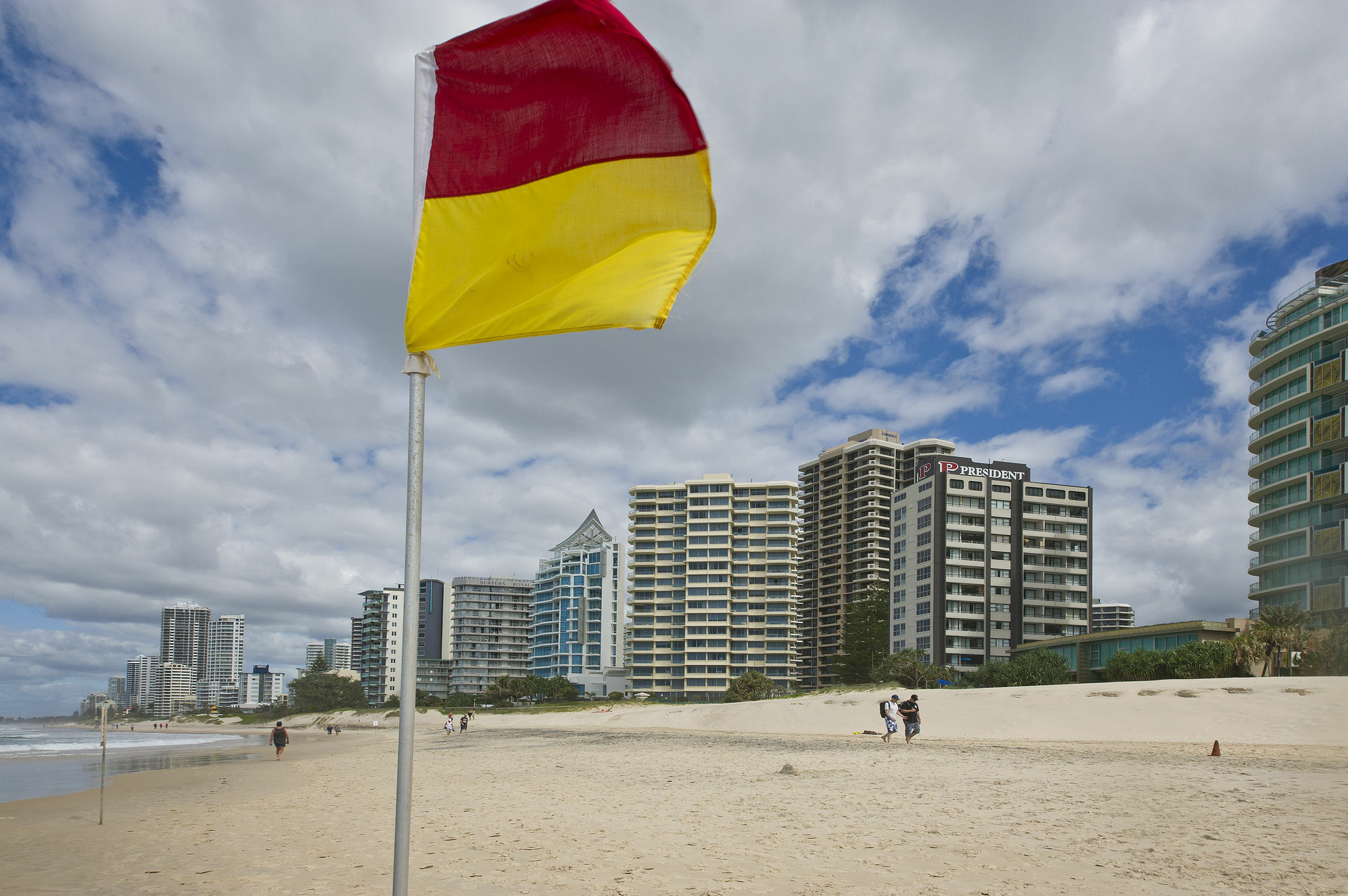 Berkeley On The Beach Gold Coast Exterior photo