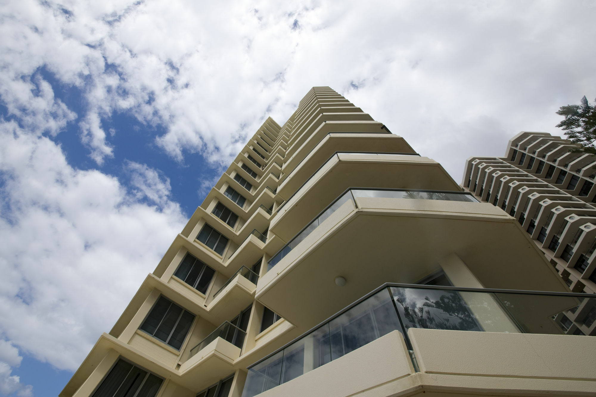 Berkeley On The Beach Gold Coast Exterior photo